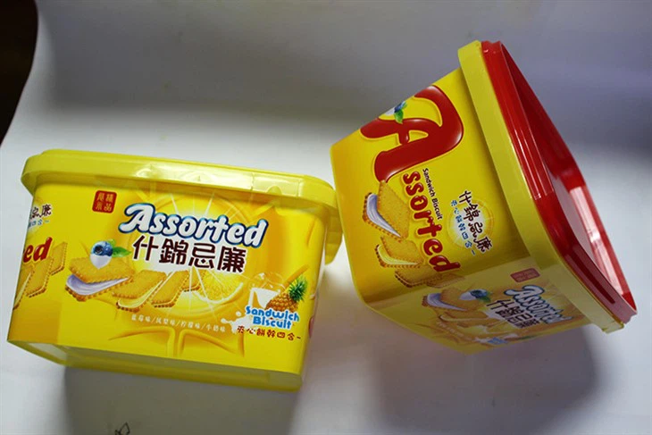 In-mold labels for condiments 3